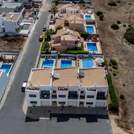 Feliz Algarve With Private Pool - Sao Rafael Villa Albufeira
